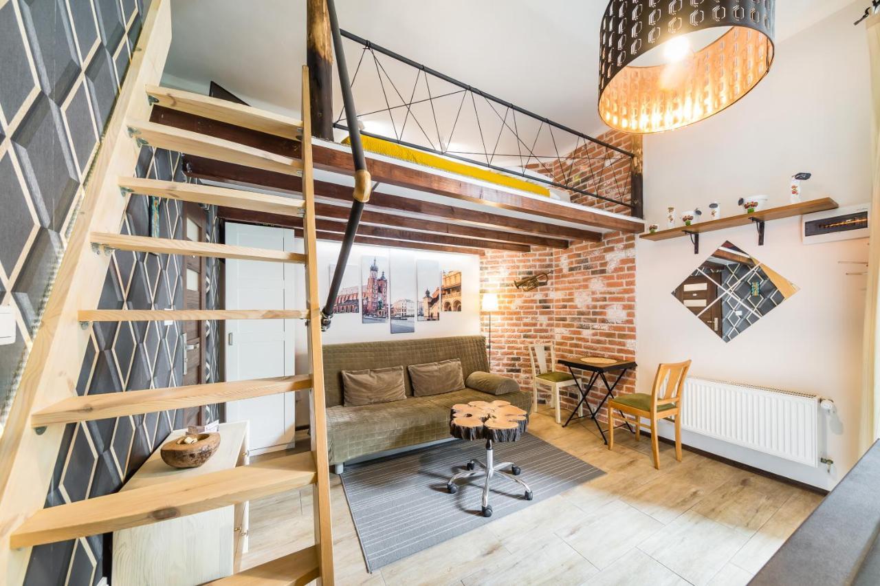 Studio Z Ogrodem Przy Starej Zajezdni Krakov Exteriér fotografie