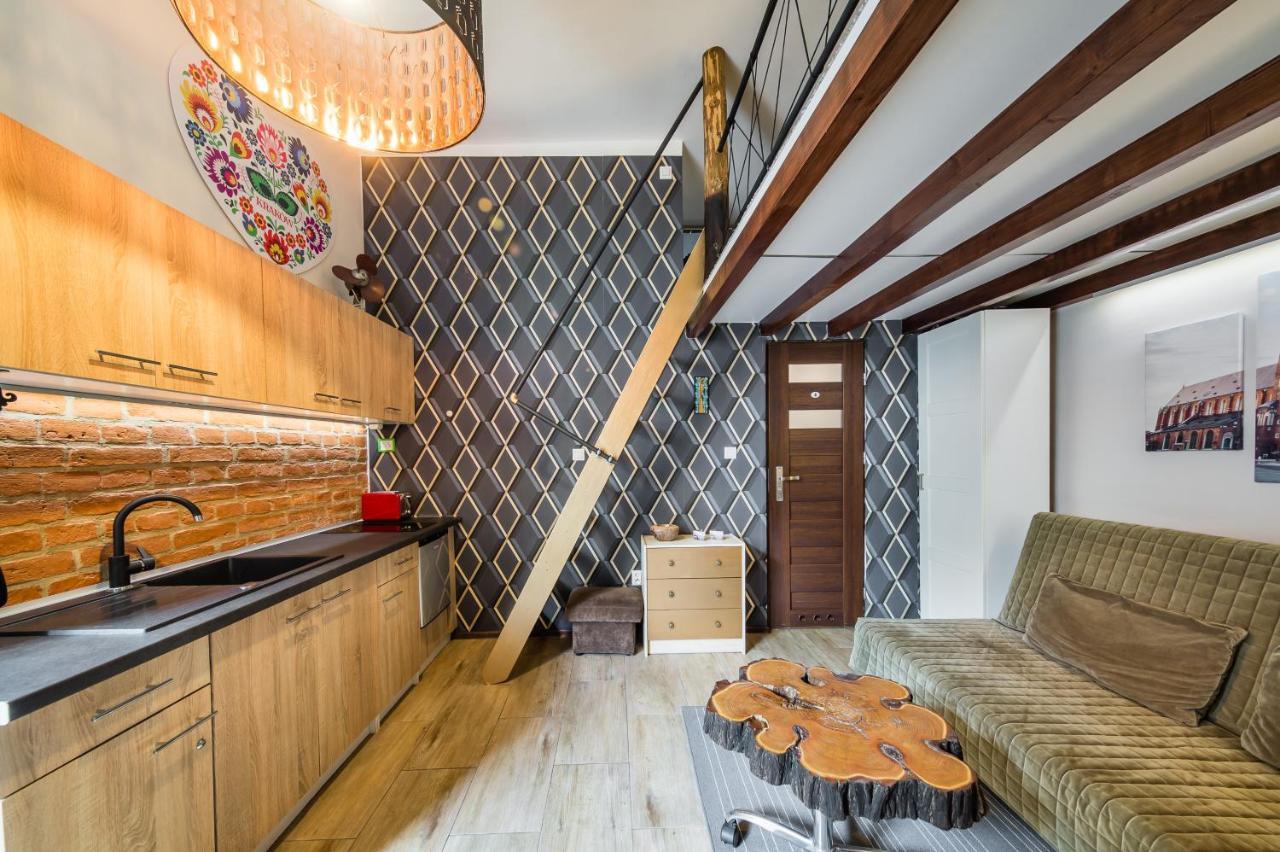 Studio Z Ogrodem Przy Starej Zajezdni Krakov Exteriér fotografie