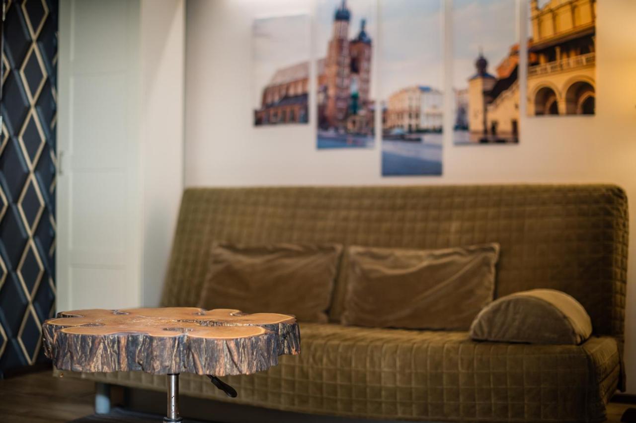 Studio Z Ogrodem Przy Starej Zajezdni Krakov Exteriér fotografie