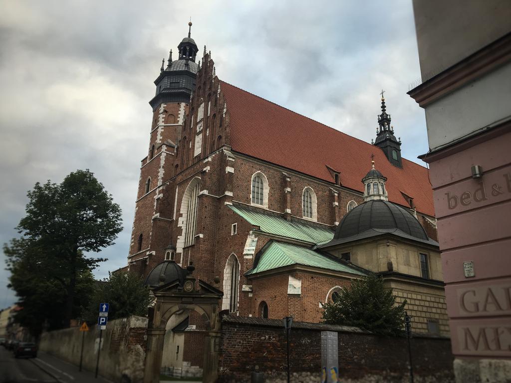 Studio Z Ogrodem Przy Starej Zajezdni Krakov Exteriér fotografie