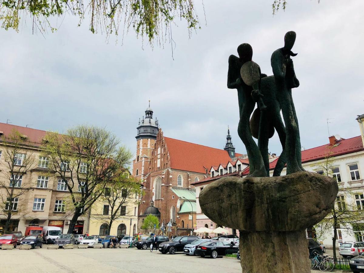 Studio Z Ogrodem Przy Starej Zajezdni Krakov Exteriér fotografie